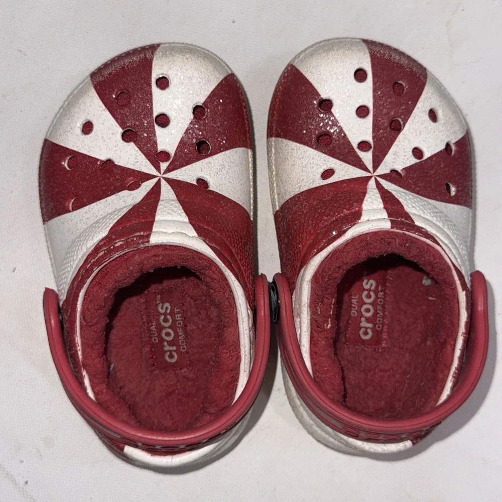 Crocs‎ Classic Fleece Lined Holiday Red White Candy Cane Peppermint Clog Kids C5